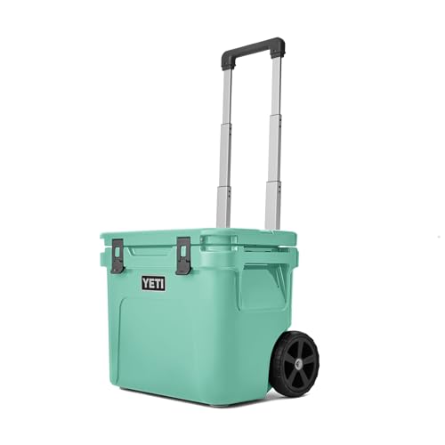 YETI Roadie 32 Wheeled Cooler 32qt Charcoal