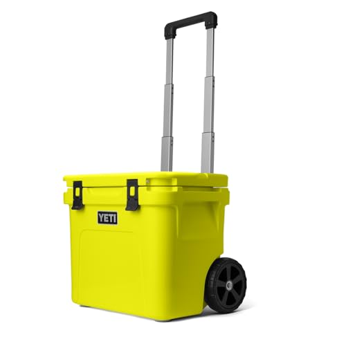 YETI Roadie 32 Wheeled Cooler 32qt Charcoal