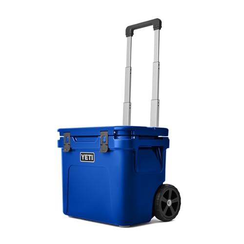 YETI Roadie 32 Wheeled Cooler 32qt Charcoal