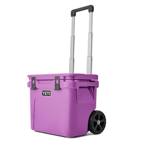 YETI Roadie 32 Wheeled Cooler 32qt Charcoal