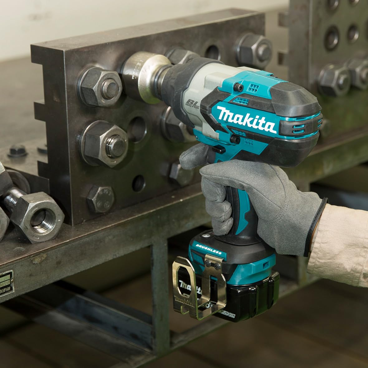 Makita DTW1002RTJ 18V Li-Ion LXT Brushless Impact Wrench Complete with 2 x 5.0 Ah Li-Ion Batteries and Charger Supplied in A Makpac Case