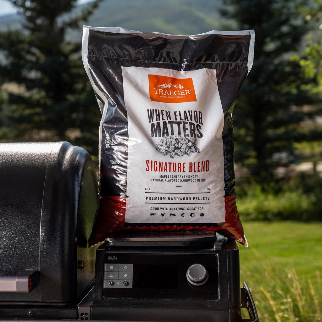 Traeger Signature Blend 100% All-Natural Wood Pellets 18lb