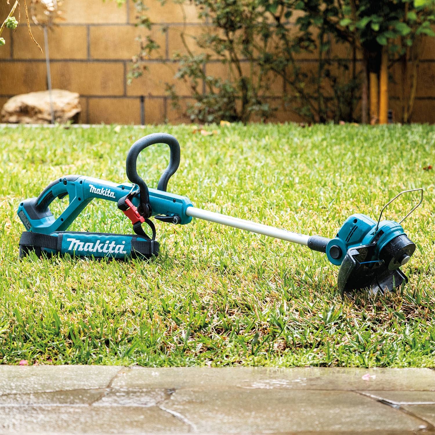 Makita Edge Cutter BL 18V LXT Telescopic DUR193Z String Trimmer