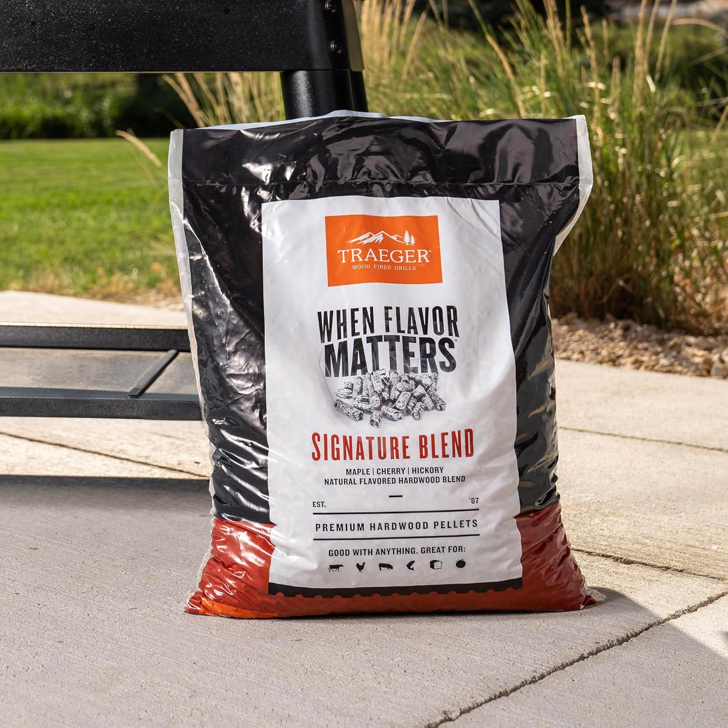 Traeger Signature Blend 100% All-Natural Wood Pellets 18lb