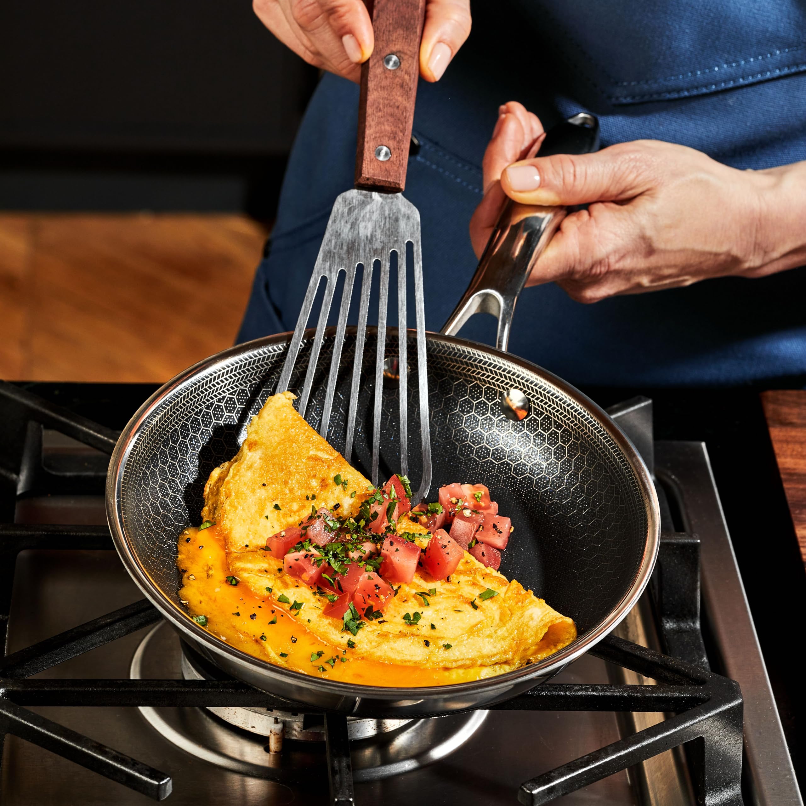 HexClad Hybrid Nonstick 6-Piece Fry Pan Set, 20 cm, 25 cm, and 30 cm Frying Pans with Tempered Glass Lids, Stay-Cool Handles, Dishwasher-Friendly, Induction Ready, Compatible with All Cooktops